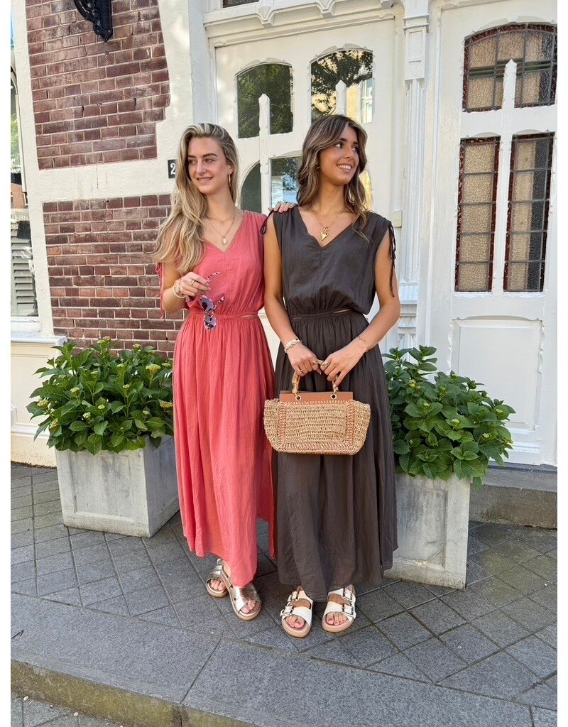 21Jewelz Lange jurk met cutouts - roest