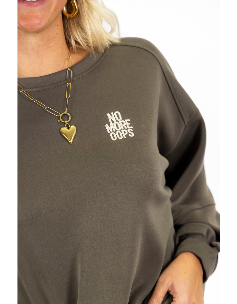 21Jewelz Sweater "no more oops" - army