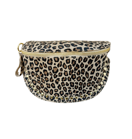 21Jewelz Panterprint crossbody bag met studs