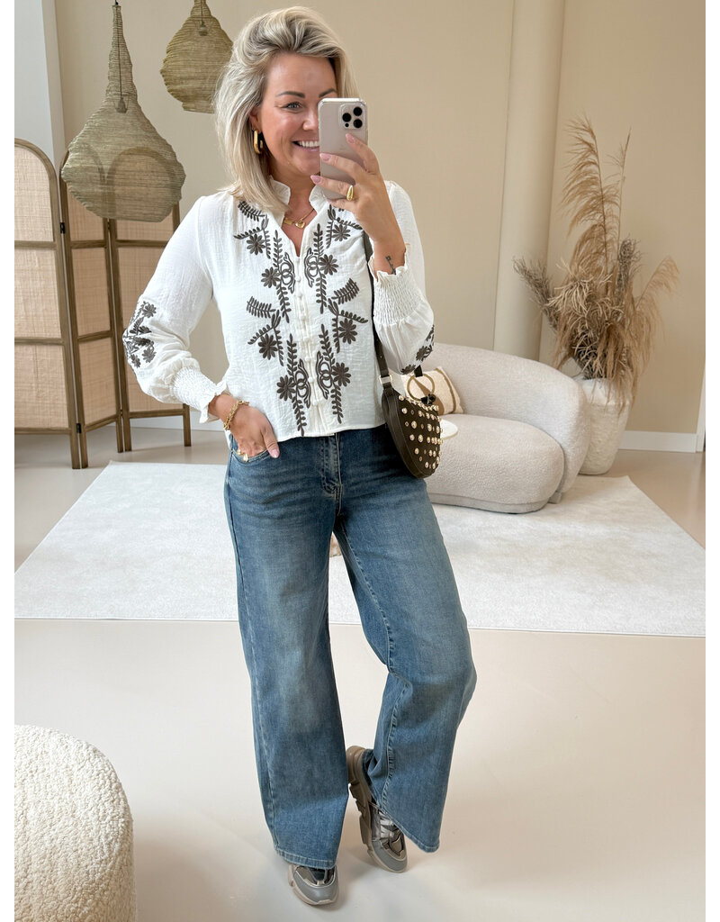 21Jewelz Ecru blouse met bruin borduursel