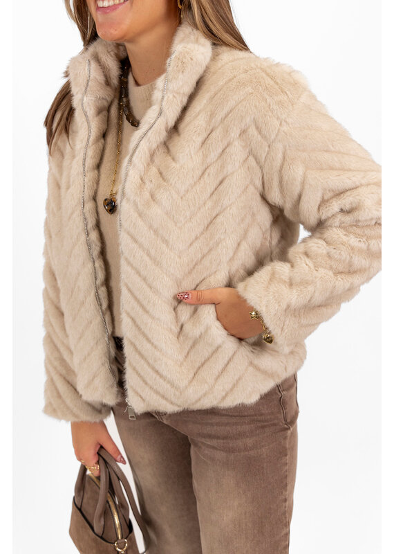 21Jewelz Fluffy jas met patroon - beige
