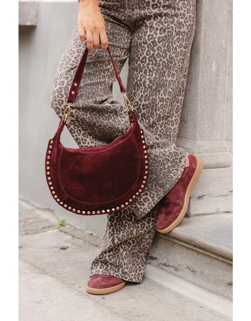 21Jewelz Middelgrote halfronde tas met studs - suede bordeaux