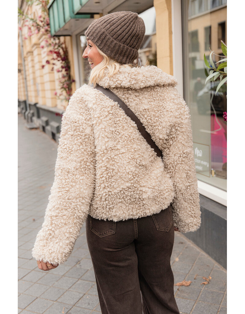 21Jewelz Fluffy teddy jasje met gouden sluiting - beige