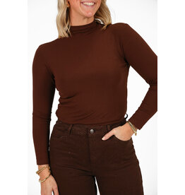 21Jewelz Aansluitende top met opstaand kraagje - bruin