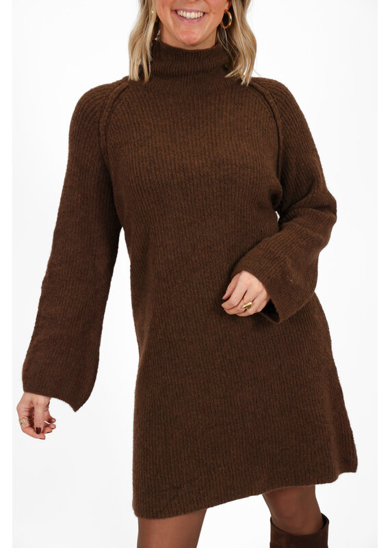 21Jewelz Gebreide jurk met opstaande kraag - bruin