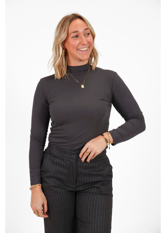 21Jewelz Aansluitende top met opstaand kraagje - grijs