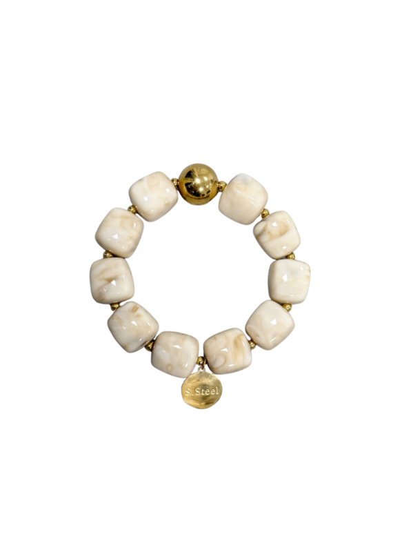21Jewelz Statement armband met gouden details en kraal - marmer ecru