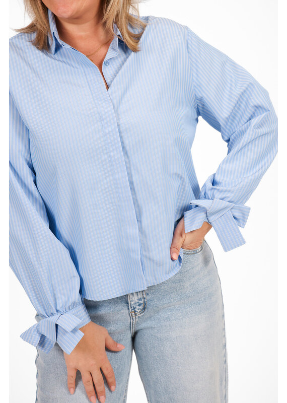 21Jewelz Strepenblouse met strikjes - blauw