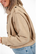 21Jewelz Suede jasje met pofmouw en knoopjes - beige
