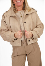 21Jewelz Suede jasje met pofmouw en knoopjes - beige