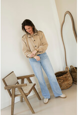 21Jewelz Suede jasje met pofmouw en knoopjes - beige