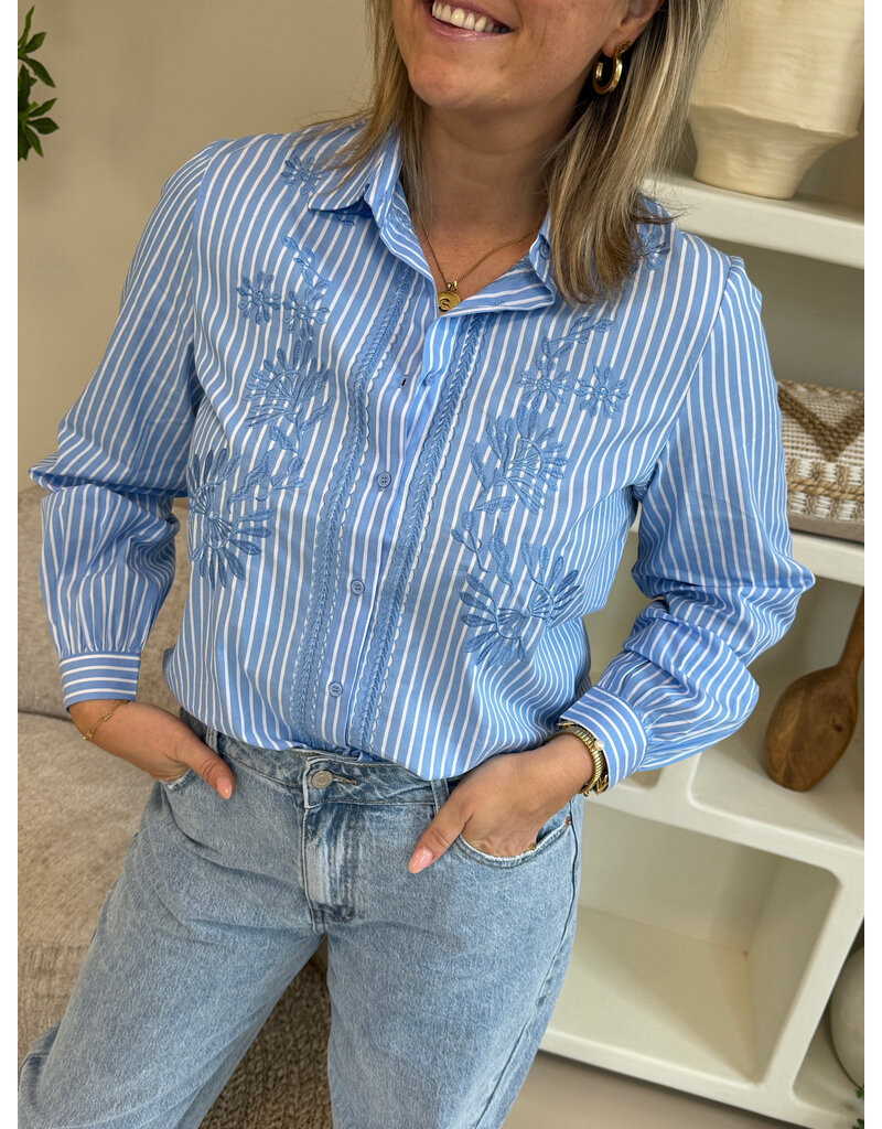 21Jewelz Gestreepte blouse met geborduurde bloemen - blauw