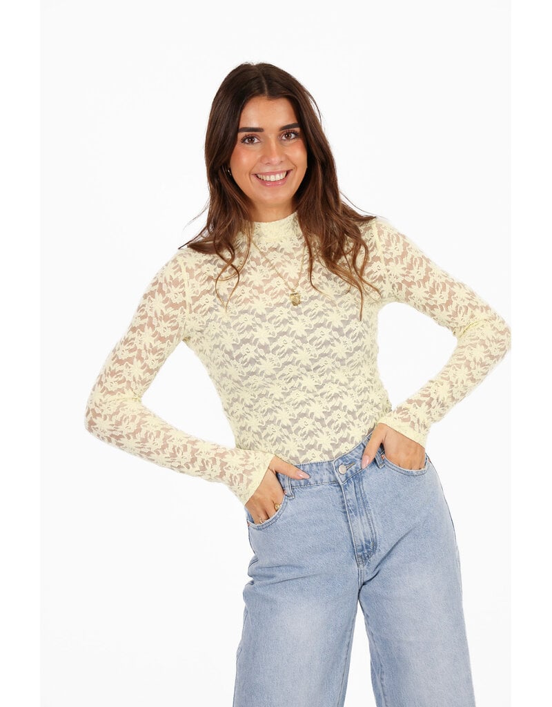 Kanten bloemen top - lichtgeel