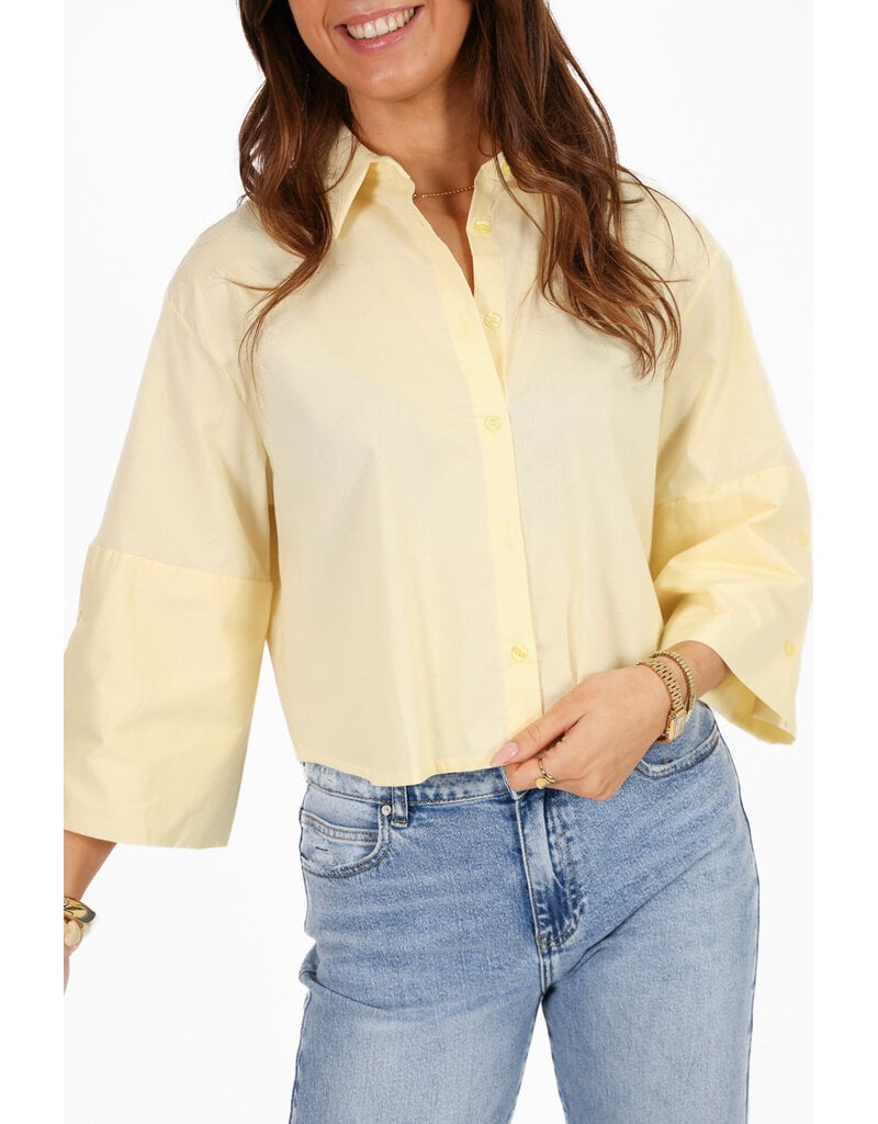 Effen blousje met uitlopende mouwen - lichtgeel