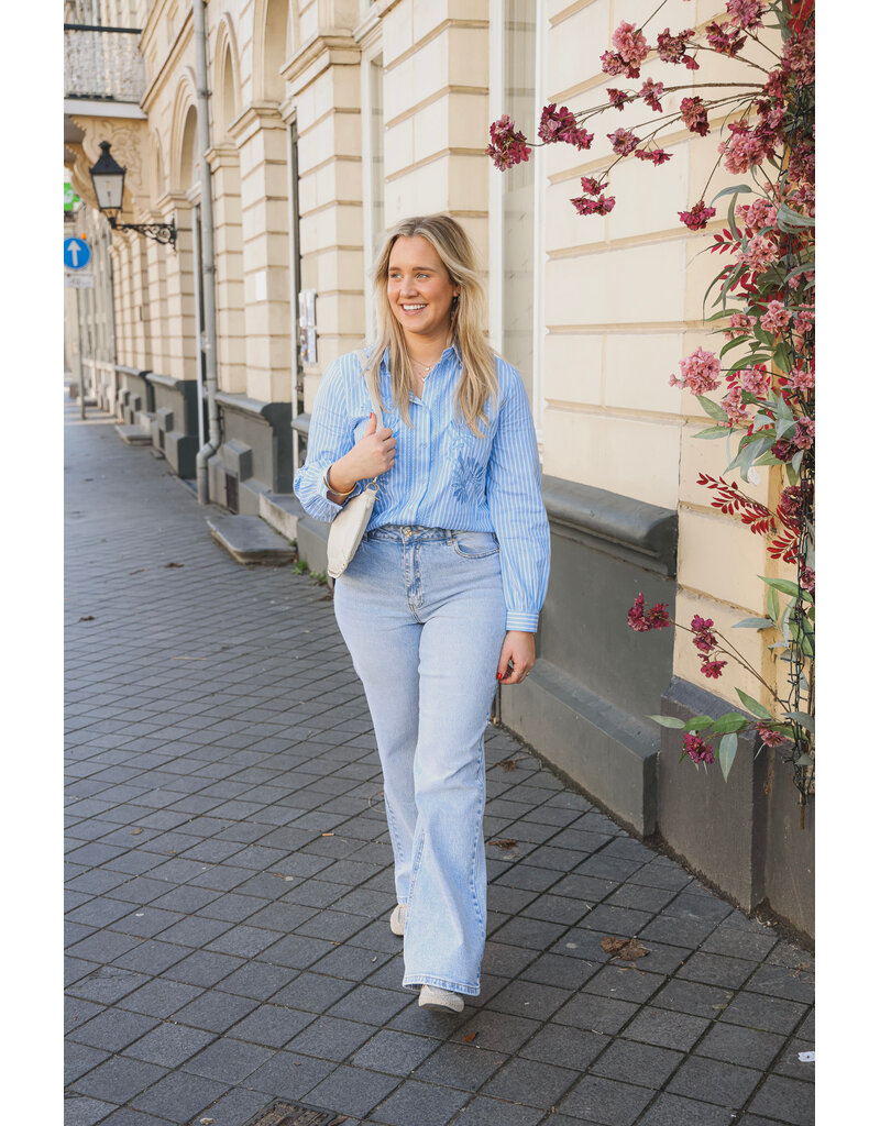 21Jewelz Gestreepte blouse met geborduurde bloemen - blauw