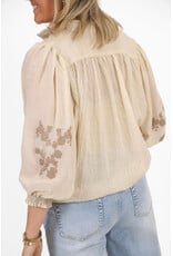 21Jewelz Blouse met embroidery op de mouwen - beige