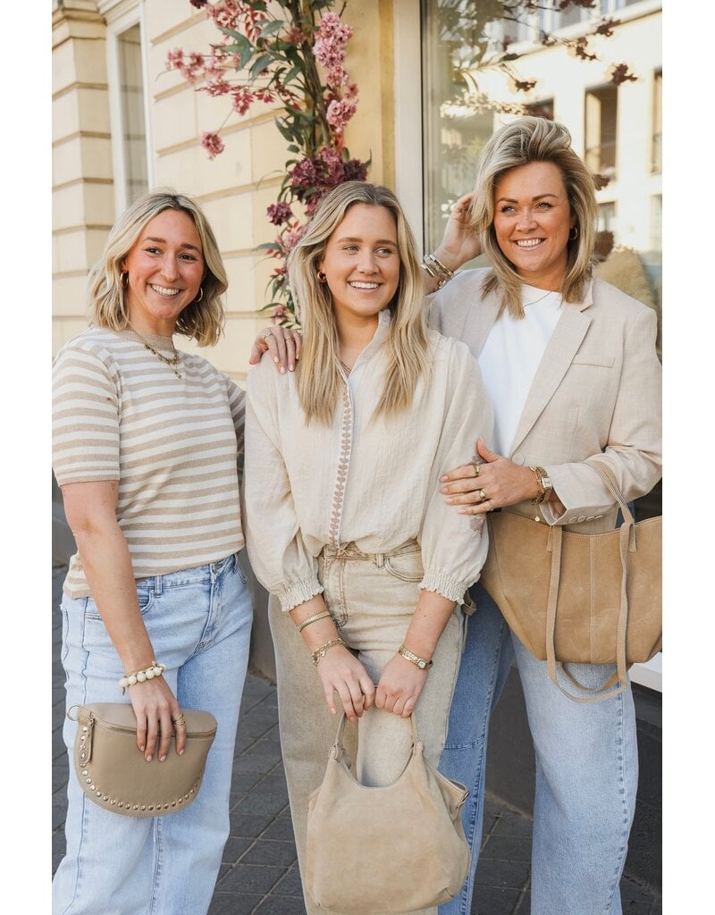 21Jewelz Blouse met embroidery op de mouwen - beige