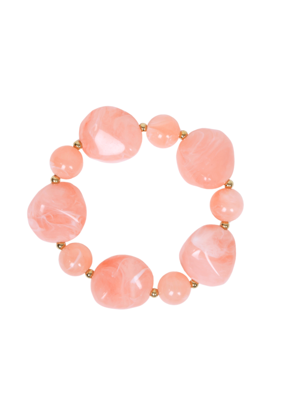 21Jewelz Statement armband met organische kralen - peach roze