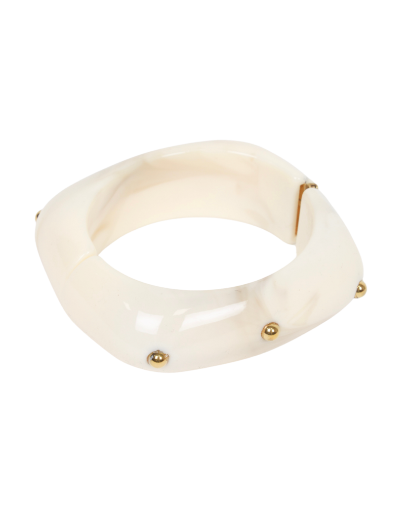 21Jewelz Vierkante statement bangle met gouden studs - marmer ecru