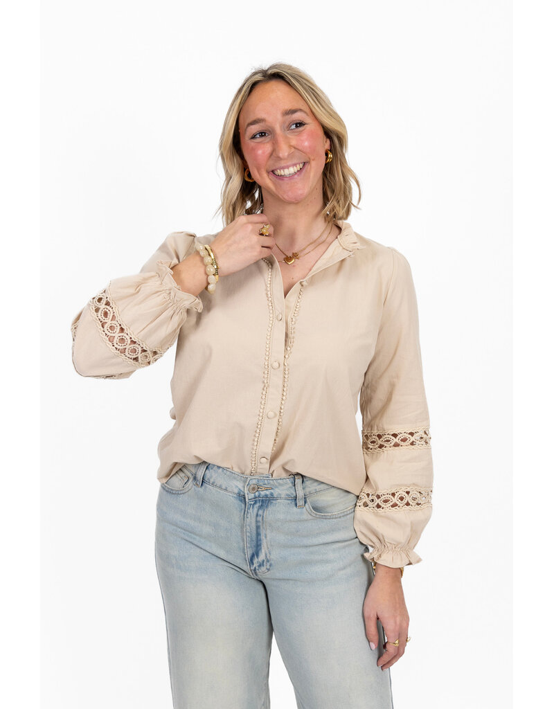 21Jewelz Blouse met opengewerkte mouwen - beige