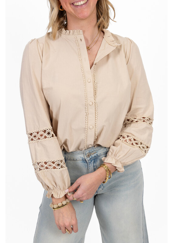 21Jewelz Blouse met opengewerkte mouwen - beige