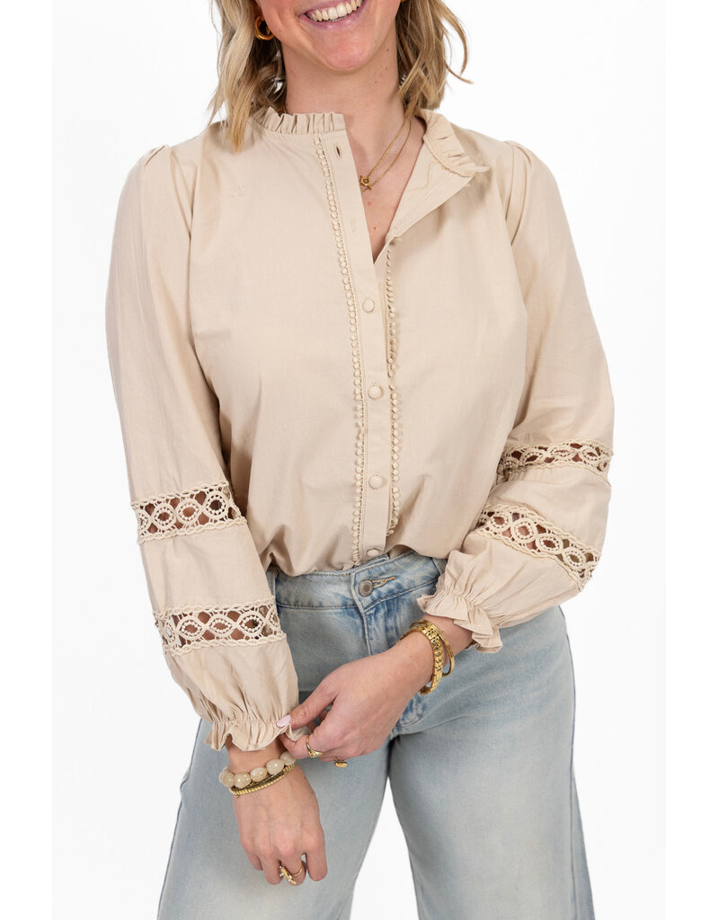 21Jewelz Blouse met opengewerkte mouwen - beige