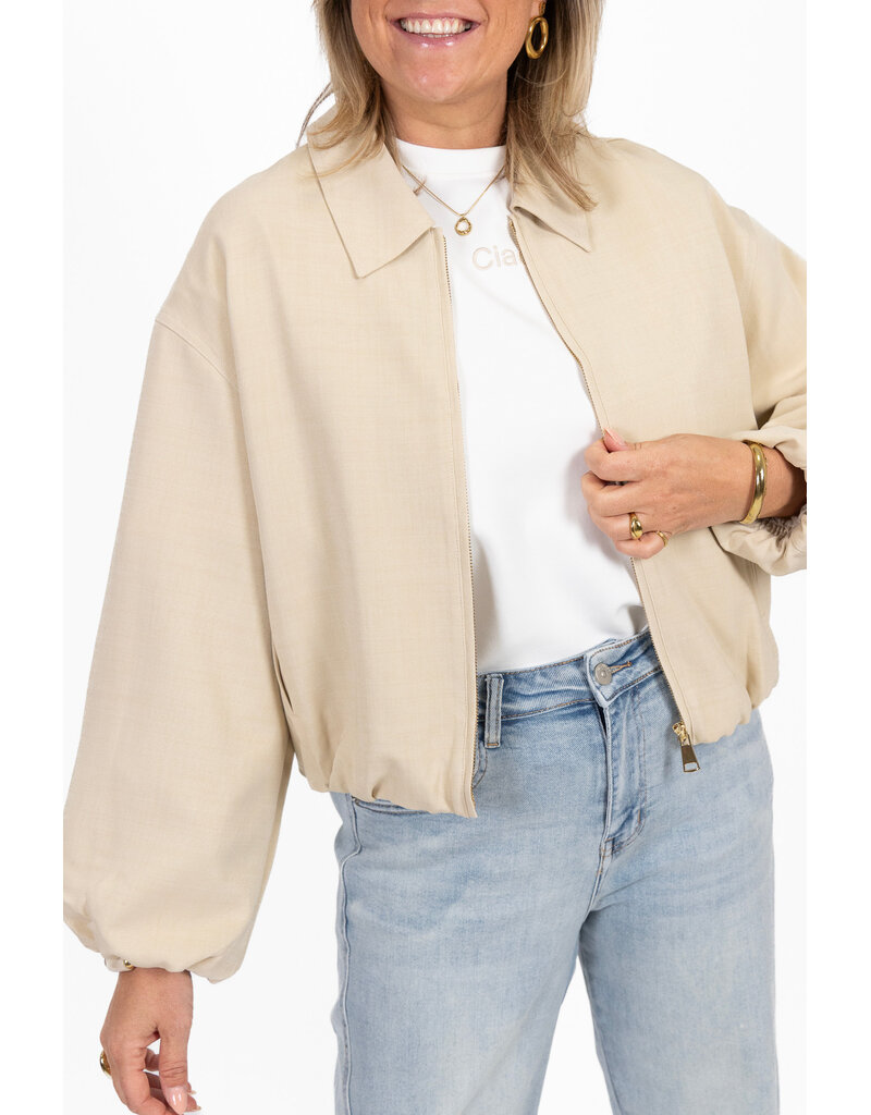 21Jewelz Bomberjasje met pofmouwen - ecru