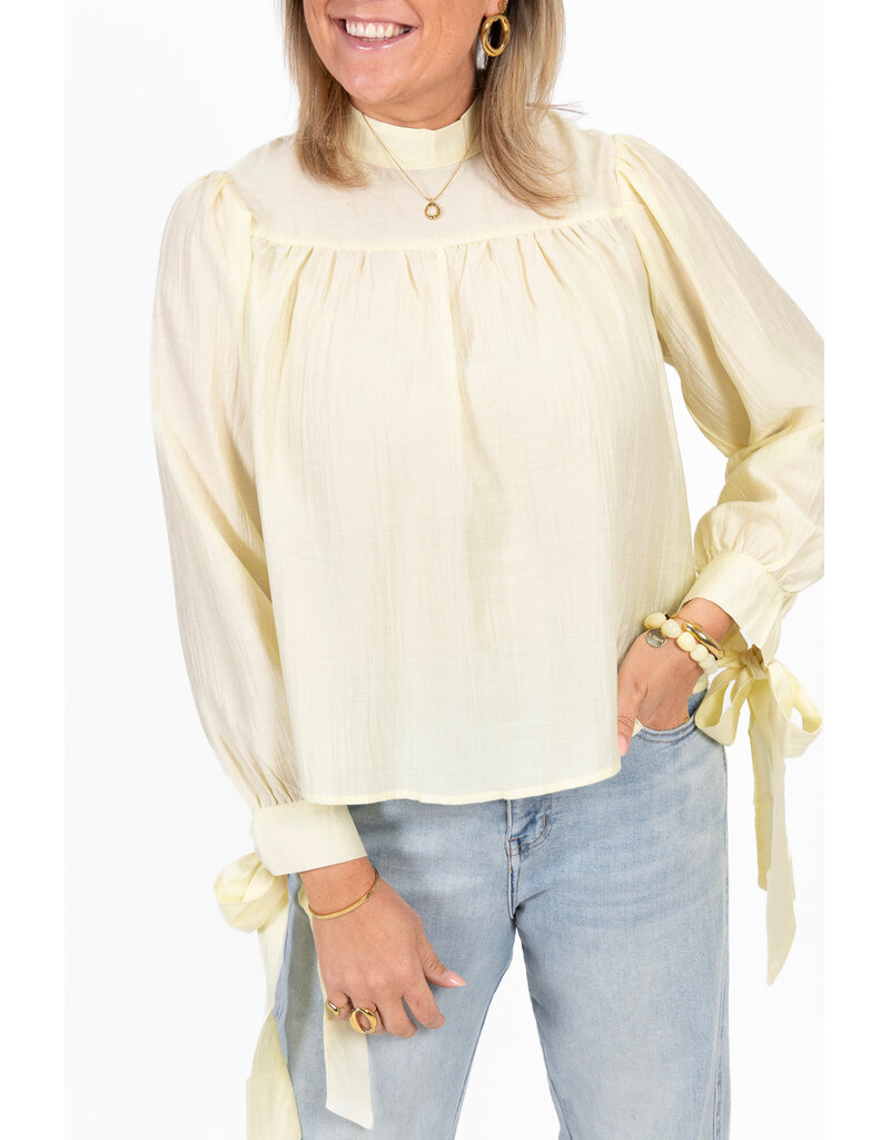 21Jewelz Effen blouse met strikjes - geel