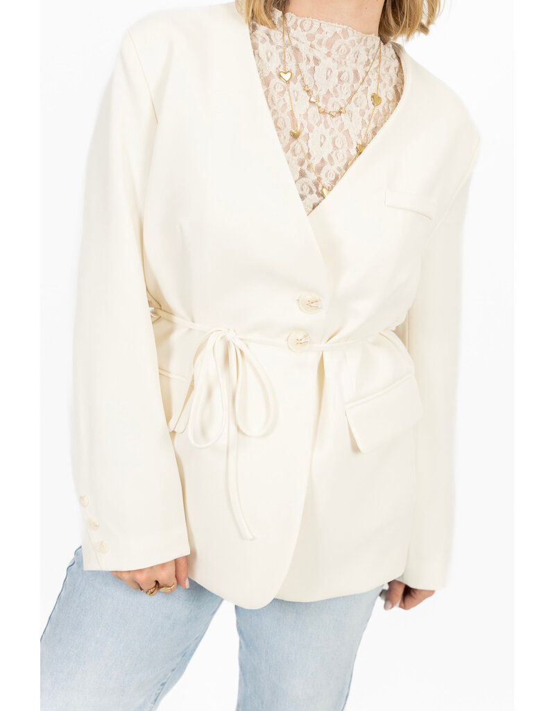 21Jewelz Overslag blazer met koordje - ecru