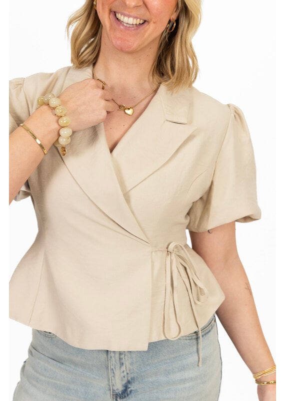 21Jewelz Blazer met korte mouwen & knoopdetail - beige