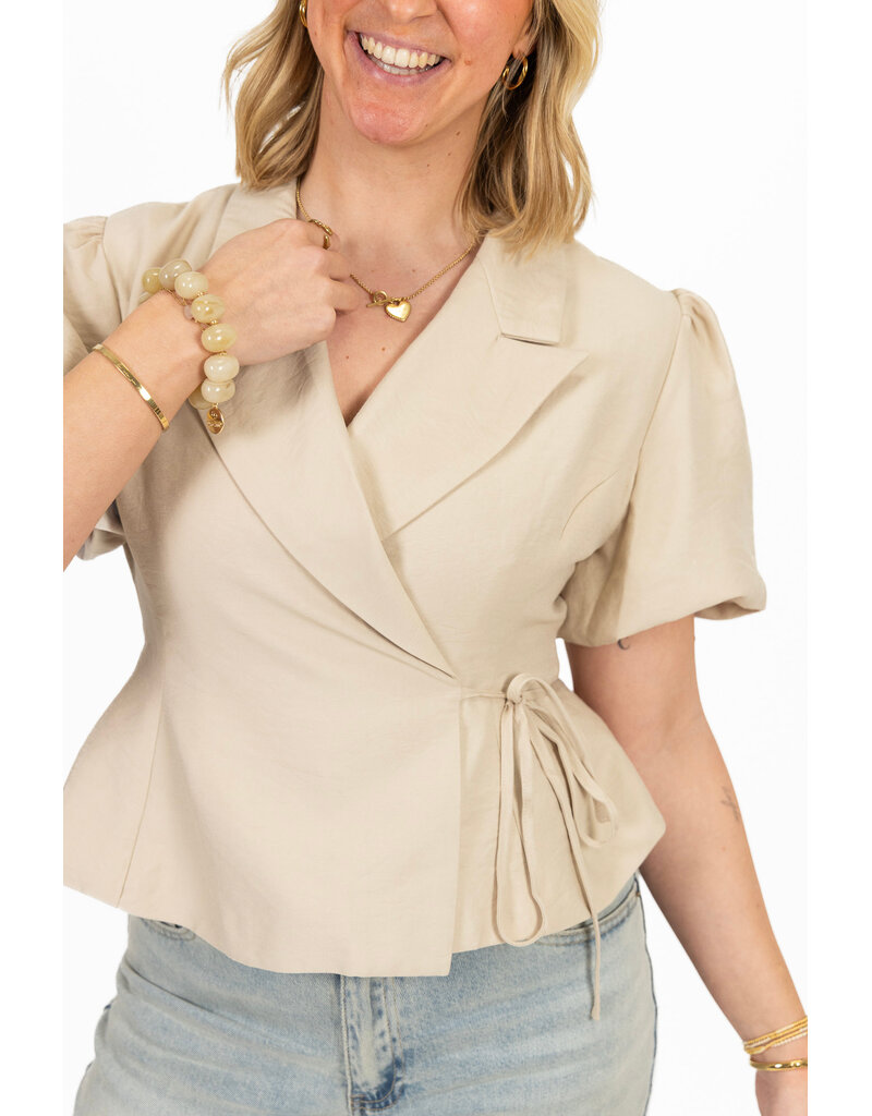 21Jewelz Blazer met korte mouwen & knoopdetail - beige