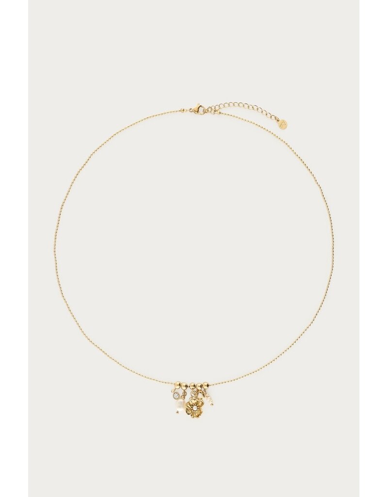 My Jewellery My Jewellery | Ketting met ranonkel bloem en zoetwaterparels - goud