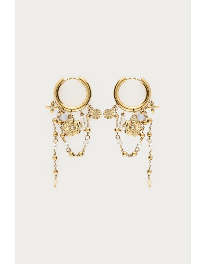 My Jewellery My Jewellery | Oorringen met zoetwaterparels en bloemen - goud