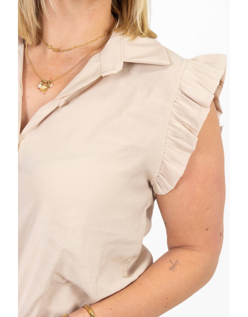 21Jewelz Blouse met knoopdetail & ruffles - beige