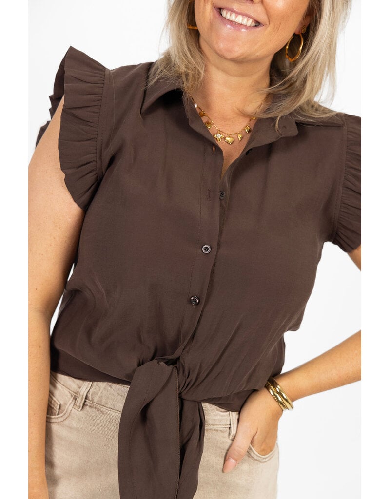 21Jewelz Blouse met knoopdetail & ruffles - bruin