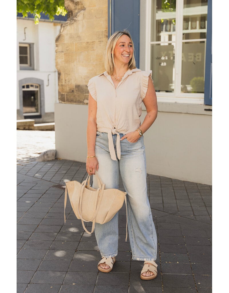 21Jewelz Blouse met knoopdetail & ruffles - beige