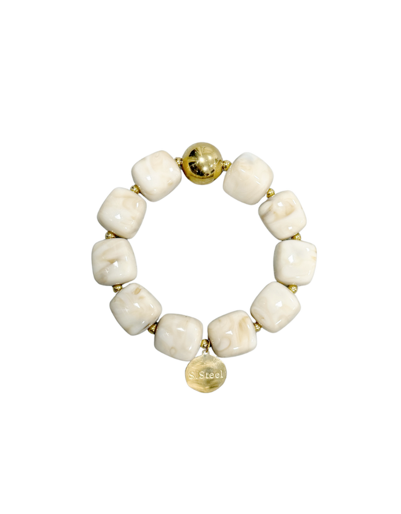 21Jewelz Statement armband met gouden details en kraal - marmer ecru
