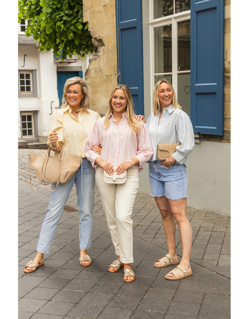 21Jewelz Destroyed mom fit jeans