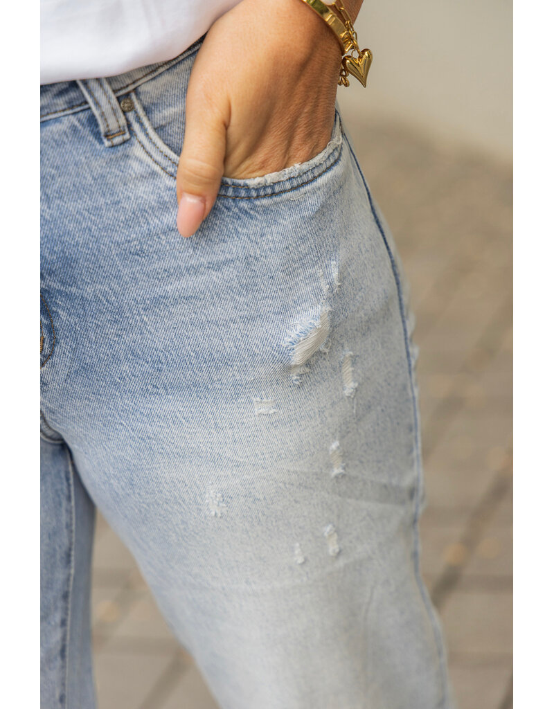 21Jewelz Destroyed mom fit jeans