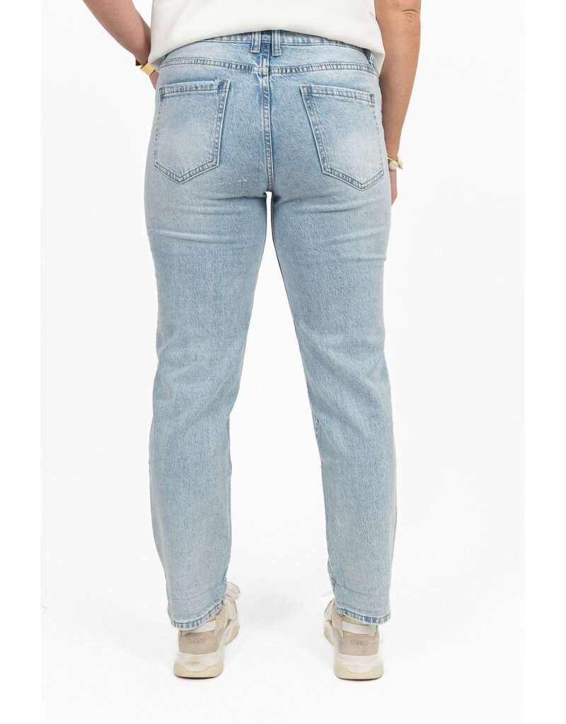 21Jewelz Destroyed mom fit jeans