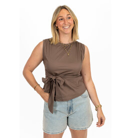 21Jewelz Mouwloze top met strik - bruin