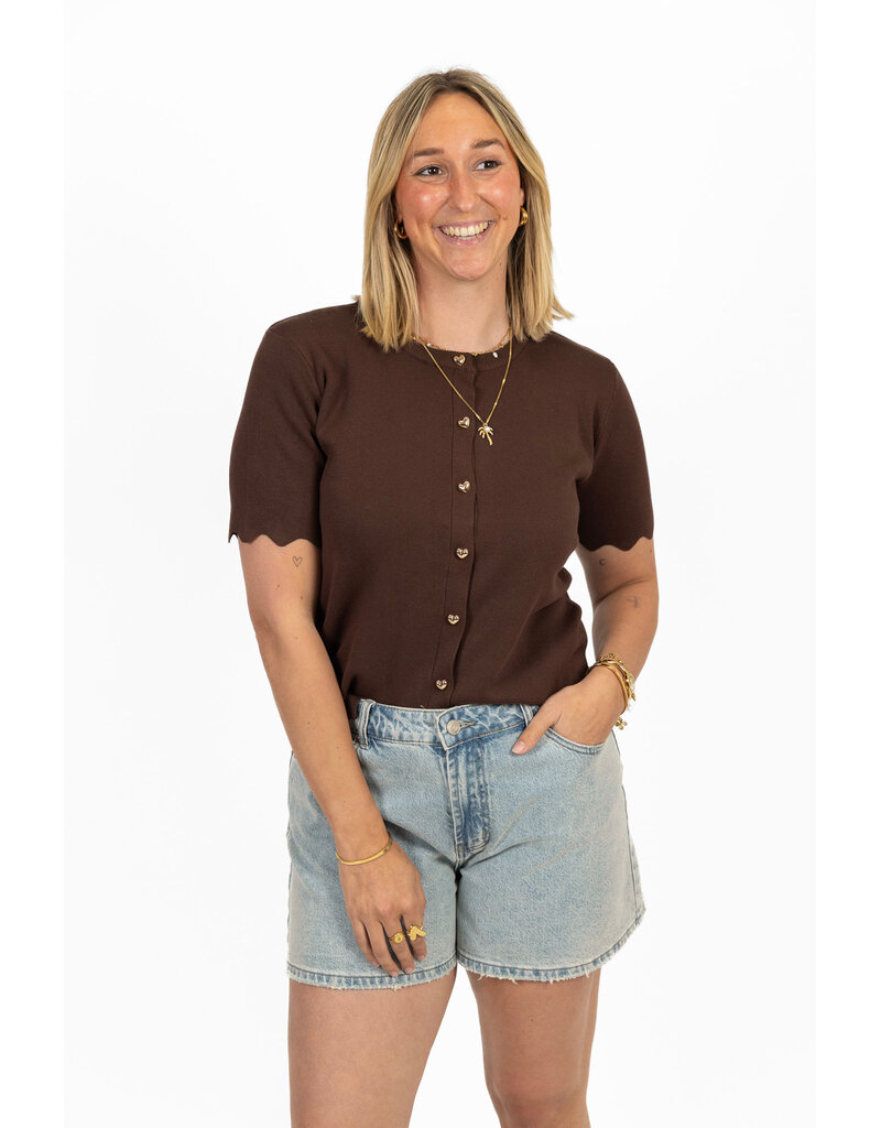 21Jewelz Zigzag vestje met korte mouw & hartjes knopen - bruin