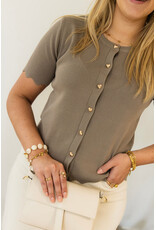 21Jewelz Zigzag vestje met korte mouw & hartjes knopen - taupe