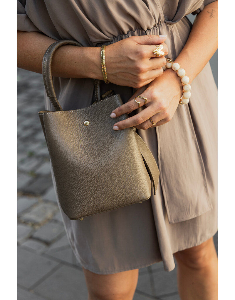 21Jewelz Bucket tas met gouden details - donkertaupe