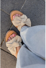 Tango Tango | Slipper Audrey met strik - suede beige