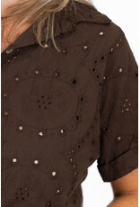 21Jewelz Blouse met broderie & knoopdetail - bruin