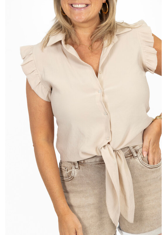 21Jewelz Blouse met knoopdetail & ruffles - beige