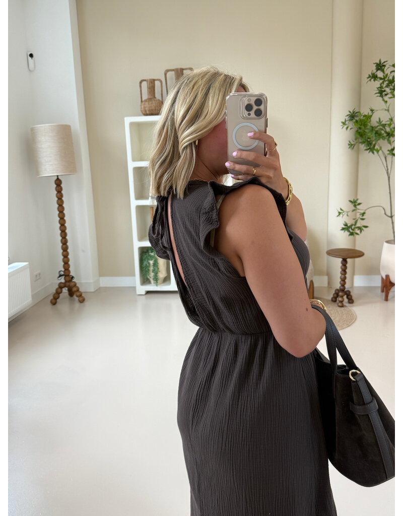 21Jewelz Mouwloze mousseline jurk met ruffles - bruin
