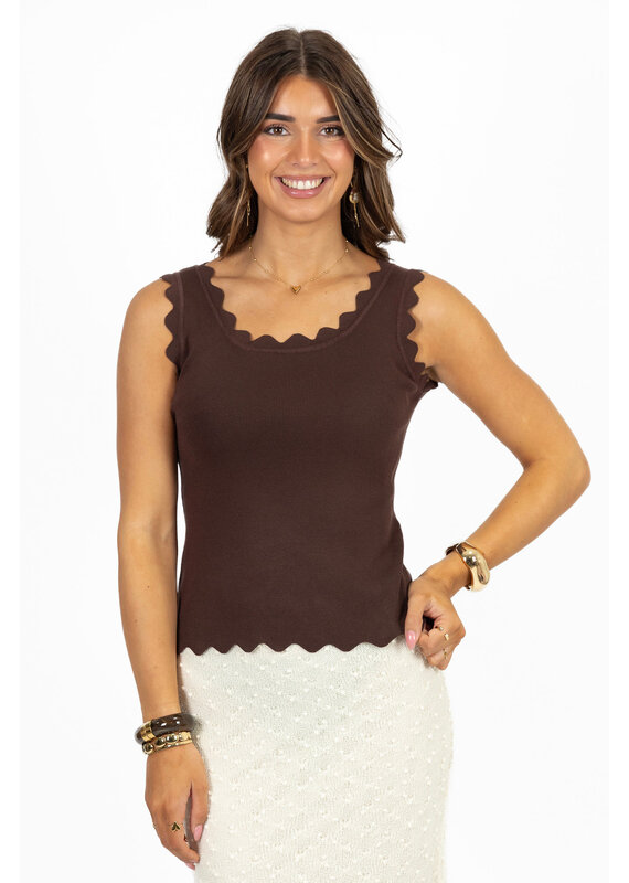 21Jewelz Basic zigzag top - bruin