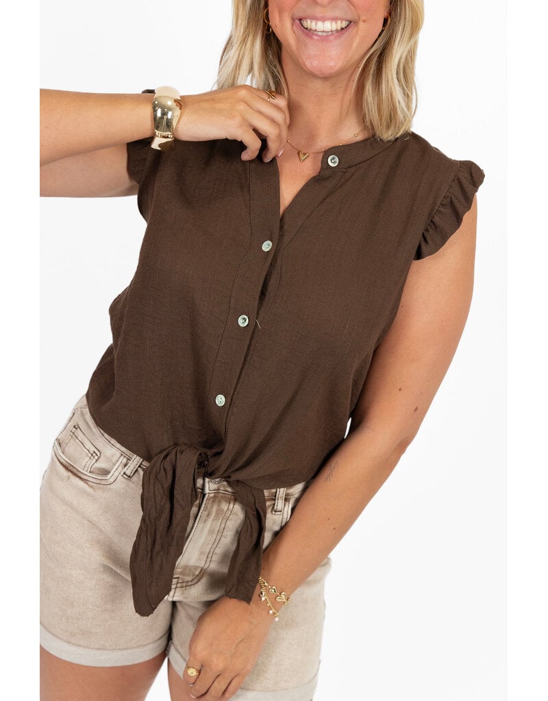21Jewelz Mouwloze blouse met ruffles & knoopdetail - bruin